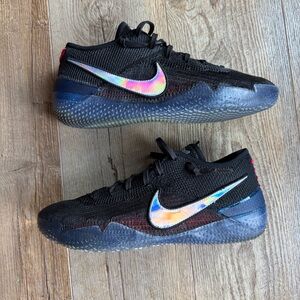 Kobe NXT black men’s 10 very good condition sell brand new for 1k